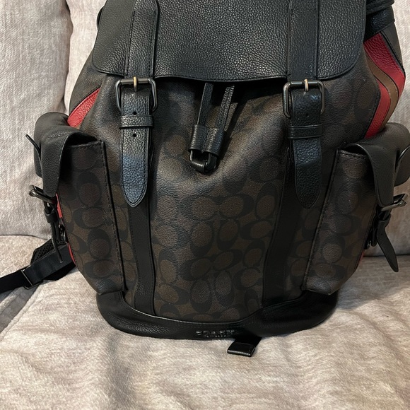 Hudson Backpack In Signature Canvas - Picture 3 of 9